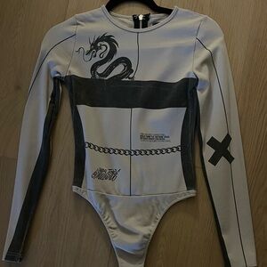 Maniere De Voir Gray and Black Dragon Top